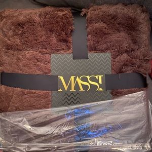 Massi Comodo Brown Blanket